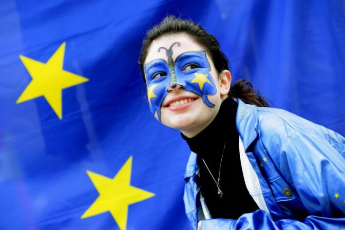 Pro-Europa-Aktivistin: Mit der Europawahl im Juni 2024 werden die weichen in der europäischen Klimapolitik neu gestellt.