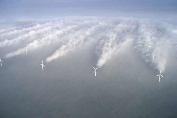 Der Windschatten von Offshore-Windrädern kann 100 Kilometer oder sogar noch weiter reichen. Diese sogenannten Abschattungseffekte beeinflussen die Stromerzeugung.