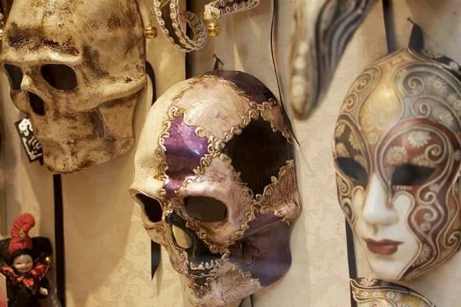 Karnevalsmasken in einen Geschäft in Venedig: Die Stadt ist akut vom Klimawandel bedroht.